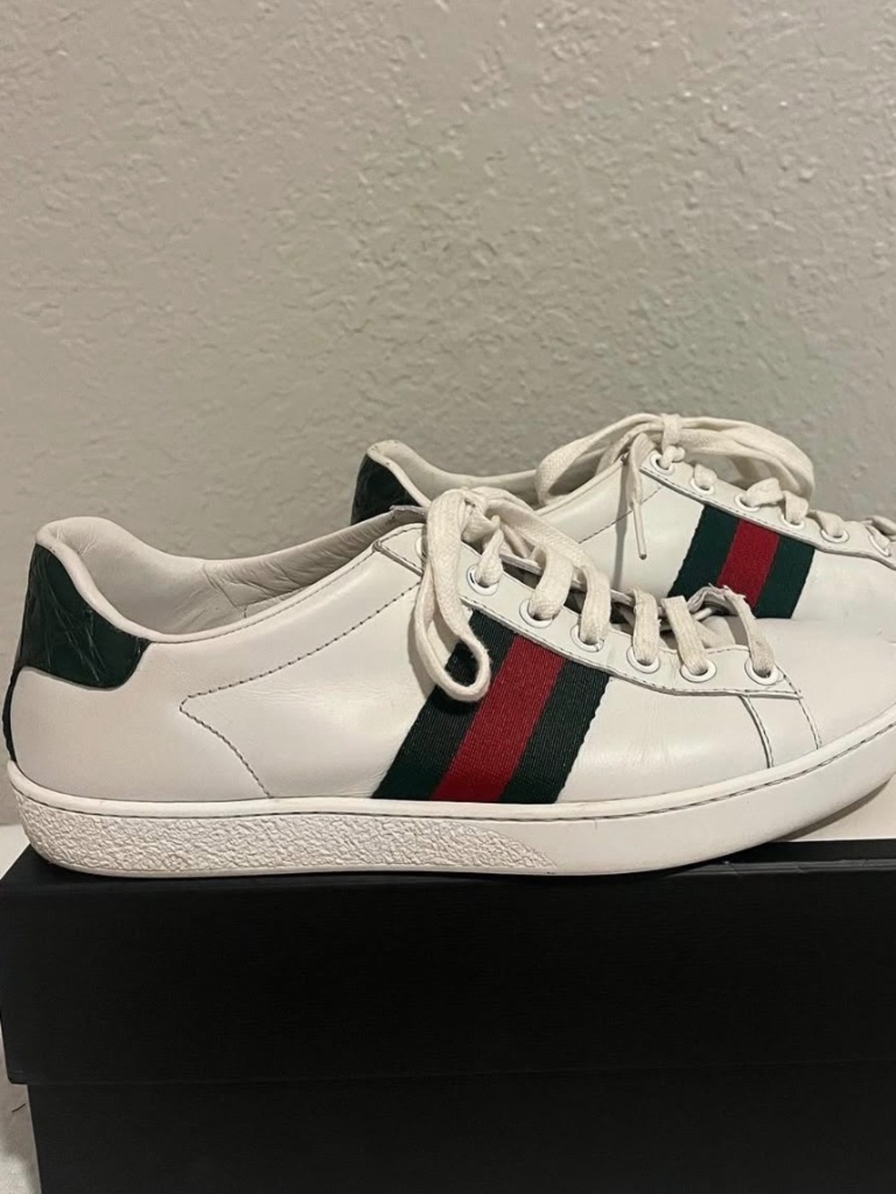 Gucci sneakers - Picture 1 of 3